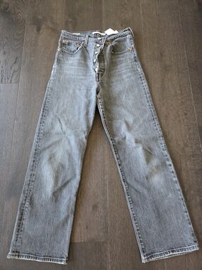 Levi's Women's Straight-Leg Jeans in Faded Gray